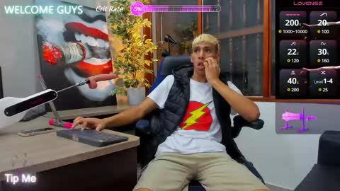 Snapshot of kieran_derek chatting on January 2025 07:37:01 PM Kieran Derek online show from January 2025 07:37:01 PM