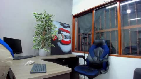 Snapshot of kieran_derek chatting on February 2025 02:47:02 AM Kieran Derek online show from February 2025 02:47:02 AM