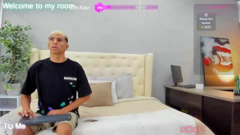 Snapshot of kieran_derek chatting on February 2025 03:21:02 AM Kieran Derek online show from February 2025 03:21:02 AM