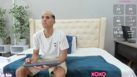 Snapshot of kieran_derek chatting on February 2025 03:10:02 AM Kieran Derek online show from February 2025 03:10:02 AM