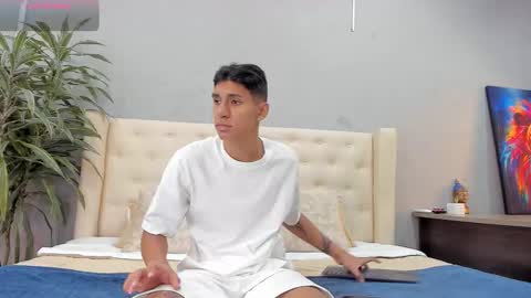 Snapshot of kieran_derek chatting on October 2025 05:05:01 AM Kieran Derek online show from October 2025 05:05:01 AM