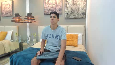 Snapshot of kieran_derek chatting on November 2025 03:19:01 AM Kieran Derek online show from November 2025 03:19:01 AM