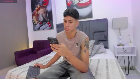 Snapshot of kieran_derek chatting on November 2025 02:00:02 AM Kieran Derek online show from November 2025 02:00:02 AM