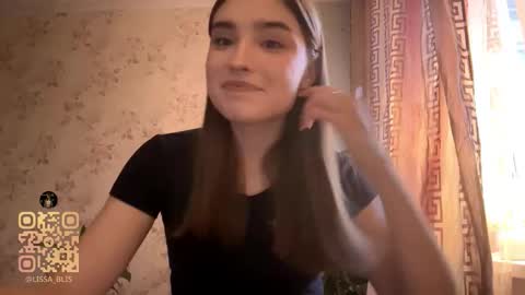 Ola my name is Lissa  Lets hit 10 Thumbs Up together   online show from February 2026 01:50:02 PM