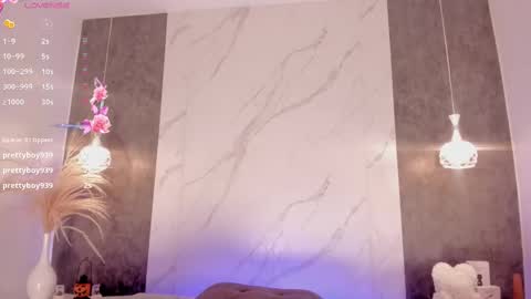 Snapshot of kiiimthompson chatting on October 2025 06:31:01 PM Kim Thompson online show from October 2025 06:31:01 PM