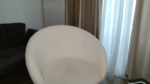 Snapshot of kiki_akai chatting on May 2026 04:18:01 AM Ada online show from May 2026 04:18:01 AM