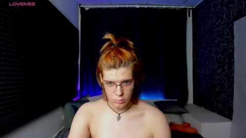 Snapshot of kiki_krash chatting on December 2024 01:49:02 PM Kiki online show from December 2024 01:49:02 PM