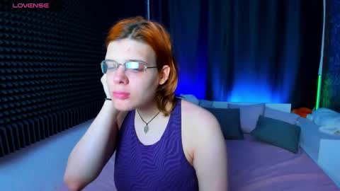 Snapshot of kiki_krash chatting on December 2024 10:08:01 AM Kiki online show from December 2024 10:08:01 AM