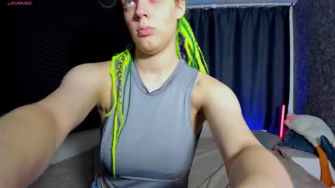 Snapshot of kiki_krash chatting on October 2025 10:02:01 AM Kiki online show from October 2025 10:02:01 AM