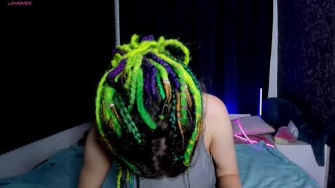 Snapshot of kiki_krash chatting on November 2025 10:03:02 AM Kiki online show from November 2025 10:03:02 AM