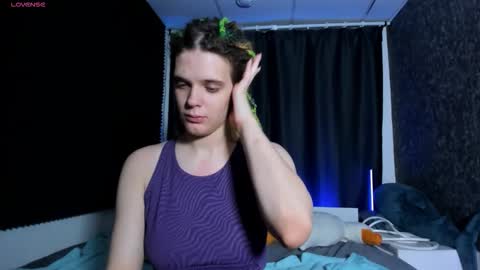 Snapshot of kiki_krash chatting on November 2025 10:05:01 AM Kiki online show from November 2025 10:05:01 AM