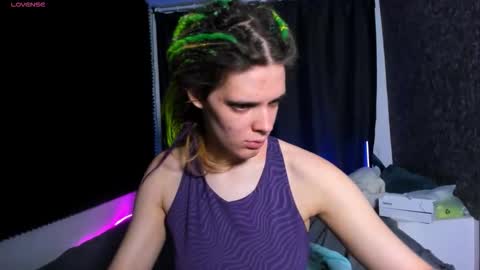 Snapshot of kiki_krash chatting on November 2025 10:41:02 AM Kiki online show from November 2025 10:41:02 AM