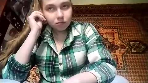 kikibang_ online show from November 2025 08:14:01 AM