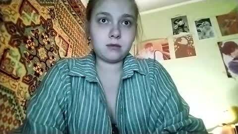 kikibang_ online show from April 2026 07:12:02 PM