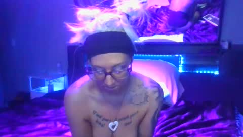 kikilovespartylights online show from February 2025 12:06:02 PM