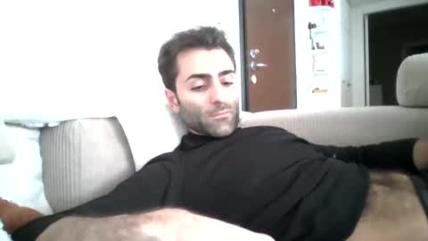 kikkus01 online show from December 2025 01:37:02 PM