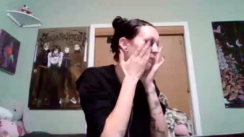 Kat 3 online show from November 2025 04:45:02 AM