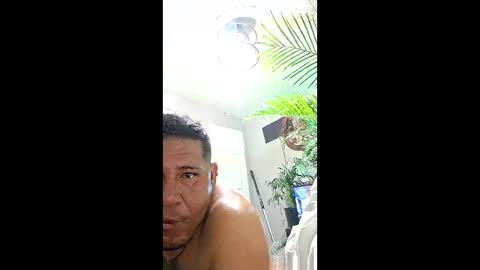 kiloflores124 online show from December 2025 09:49:01 AM