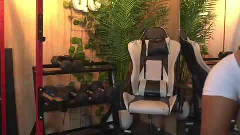 Snapshot of kim_beckett chatting on November 2025 12:26:01 PM Kim online show from November 2025 12:26:01 PM