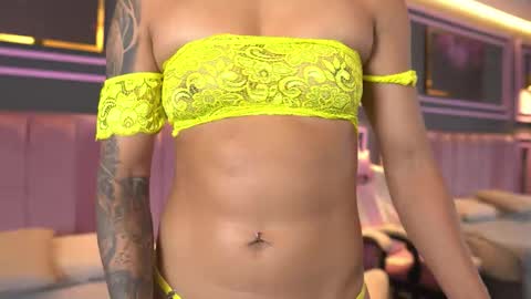 Snapshot of kim_beckett chatting on November 2025 12:48:01 PM Kim online show from November 2025 12:48:01 PM