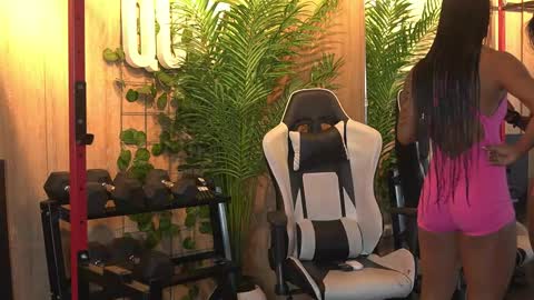 Snapshot of kim_beckett chatting on November 2025 12:41:02 PM Kim online show from November 2025 12:41:02 PM