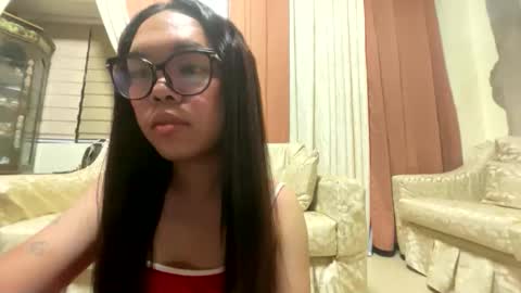 Snapshot of kim_kyile chatting on April 2026 03:35:01 PM KYLIE online show from April 2026 03:35:01 PM