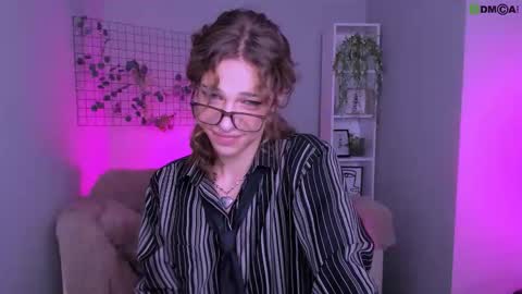 kim online show from September 2025 08:19:01 PM