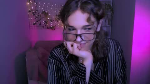 kim online show from September 2025 08:08:02 PM