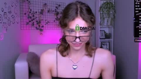 kim online show from September 2025 12:03:02 AM