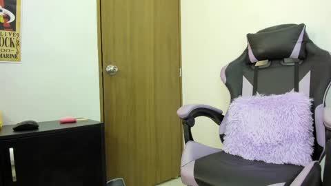 kamila online show from April 2026 11:36:02 PM