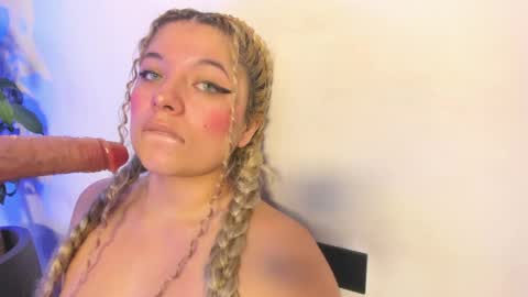 Snapshot of kimberly_cam_ chatting on May 2026 02:19:01 AM Your kim online show from May 2026 02:19:01 AM