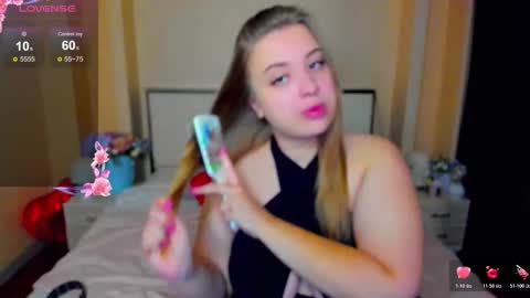 Snapshot of kimberly_mm chatting on November 2025 05:35:01 PM kimberly_mm online show from November 2025 05:35:01 PM