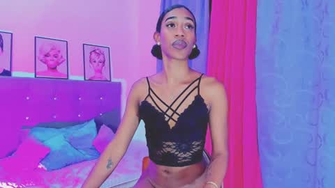 Snapshot of kimberly_thompsom chatting on January 2025 05:16:02 AM Your Queen KIM online show from January 2025 05:16:02 AM