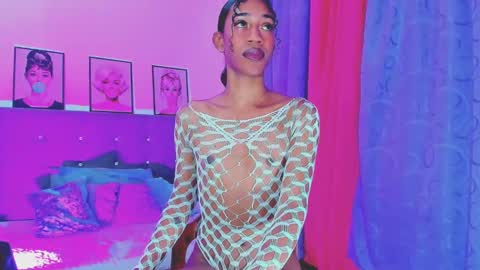 Snapshot of kimberly_thompsom chatting on January 2025 04:44:02 PM Your Queen KIM online show from January 2025 04:44:02 PM