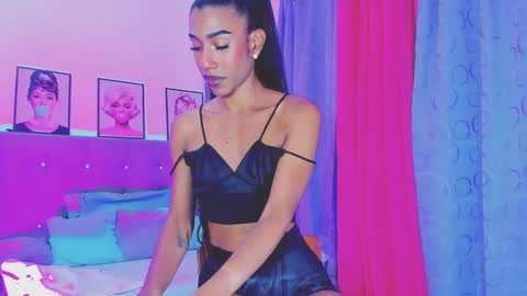 Snapshot of kimberly_thompsom chatting on January 2025 12:06:02 AM Your Queen KIM online show from January 2025 12:06:02 AM