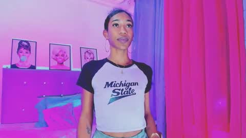 Snapshot of kimberly_thompsom chatting on January 2025 05:26:02 AM Your Queen KIM online show from January 2025 05:26:02 AM