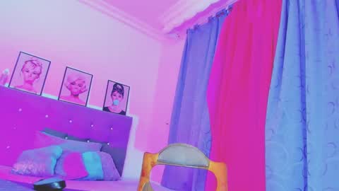 Snapshot of kimberly_thompsom chatting on February 2025 11:55:01 AM Your Queen KIM online show from February 2025 11:55:01 AM