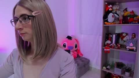 kimberly_thonson online show from December 2025 03:18:02 PM