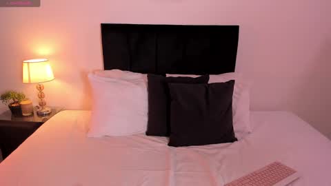 Queen Kim online show from December 2024 08:12:02 PM