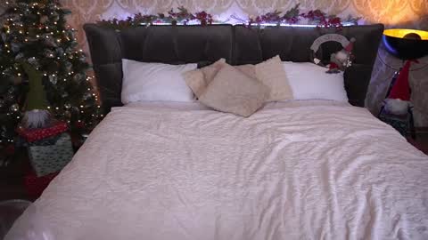 Snapshot of kimberlyworld chatting on December 2024 05:26:01 PM Kim online show from December 2024 05:26:01 PM