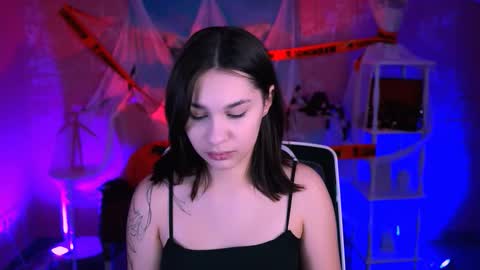 kimclarks online show from October 2025 12:50:02 PM