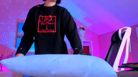 kimclarks online show from February 2026 05:02:02 PM