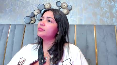  KIM  online show from January 2026 03:01:02 AM