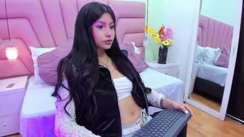 kimluna1 online show from December 2025 03:25:02 AM