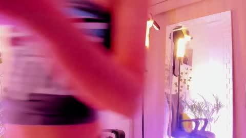 Kimm online show from September 2025 02:35:01 AM