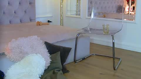 kimmdaviss online show from April 2026 01:41:01 PM