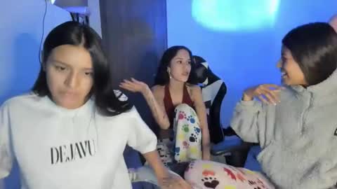 kimmi online show from December 2025 11:13:01 PM