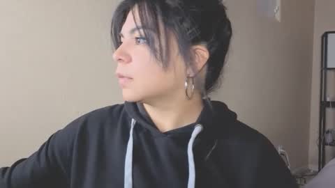 Kimmi online show from March 2025 12:22:02 AM