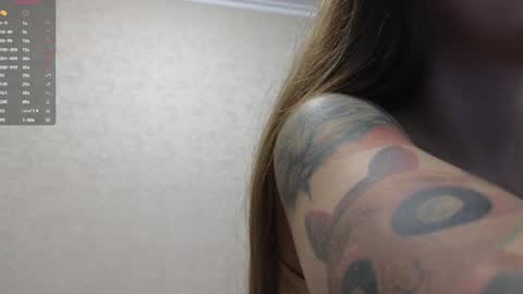 Snapshot of kimmie_ chatting on October 2025 04:42:01 PM Kimmie online show from October 2025 04:42:01 PM
