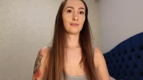 Kimmie online show from November 2025 07:15:02 PM